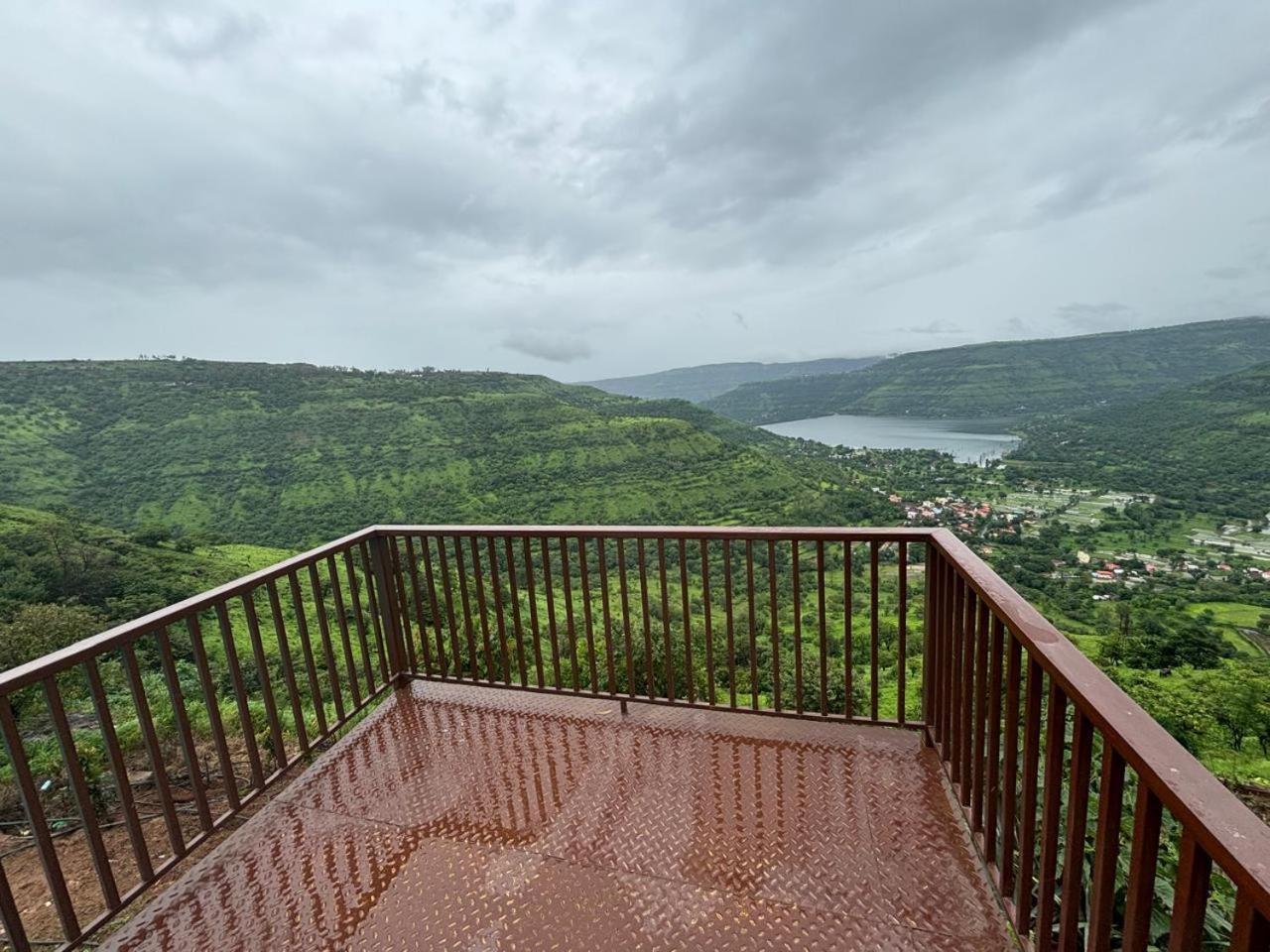 Paramount 3 Ac Bedrooms Hall Garden With Lake View Panchgani Exterior foto