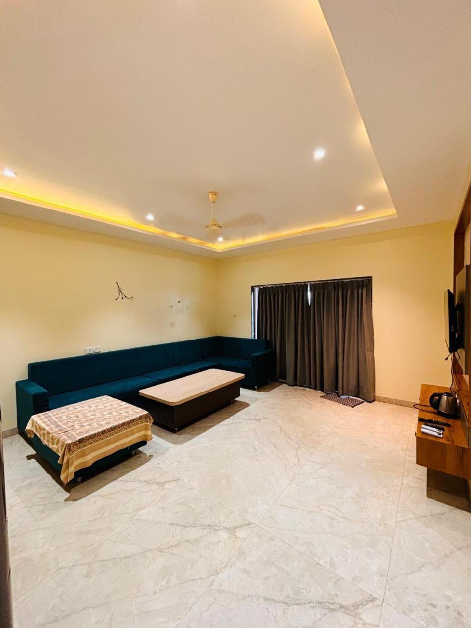 Paramount 3 Ac Bedrooms Hall Garden With Lake View Panchgani Exterior foto