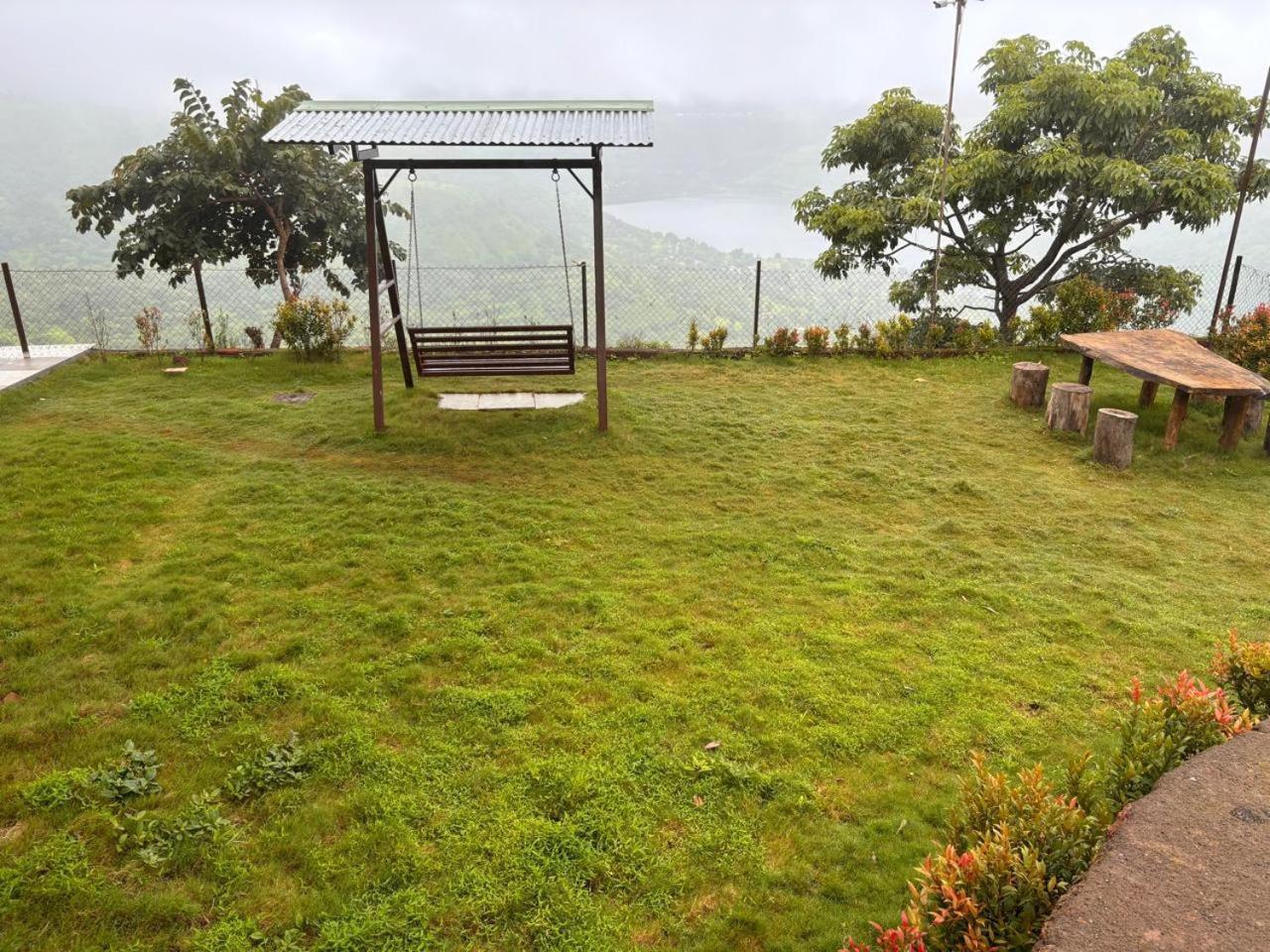 Paramount 3 Ac Bedrooms Hall Garden With Lake View Panchgani Exterior foto