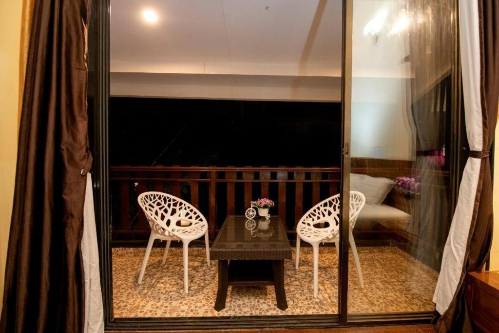 Paramount 3 Ac Bedrooms Hall Garden With Lake View Panchgani Exterior foto